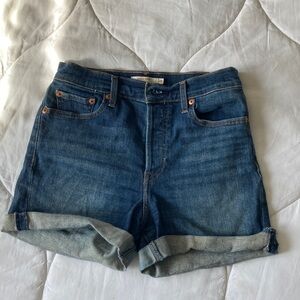 Levi’s Wedgie Shorts in Medium Blue